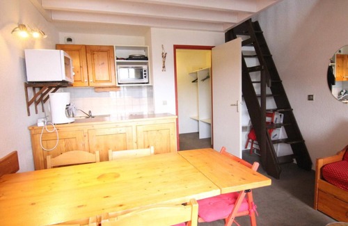 Eclose-Ouest Apartment | 300m from ski lifts, 3rd floor, balcony, tv, ski locker, 43m², Alpe d'Huez