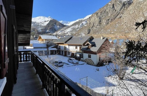 Valloire Apartment | 300m from ski slopes, 2nd floor, balcony, parking, ski locker, 130m², Valloire