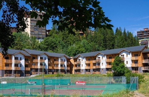 Pra Loup Apartment | 300m from ski slopes, balcony, parking, tv, ski locker, 35m², Pra Loup
