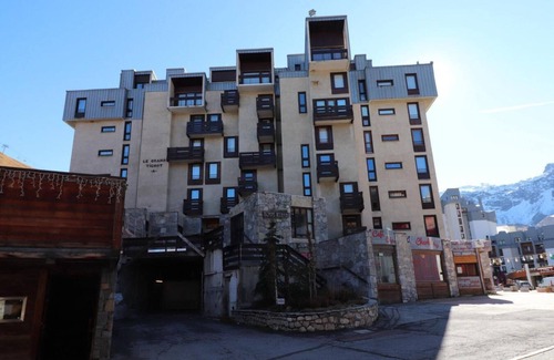 Val Claret Apartment | 300m from ski slopes, Ground floor, tv, ski locker, 180m², Tignes