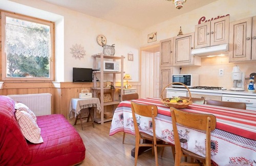 Areches Apartment | 300m from ski slopes, parking, tv, 47m², Arêches-Beaufort