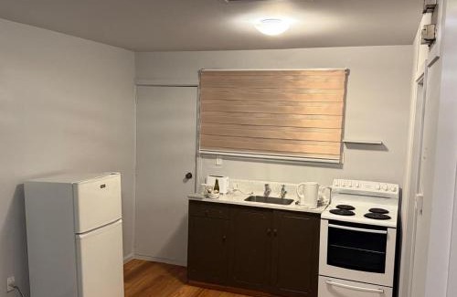 Edgeware Hotel | 301 Bealey Ave Motel