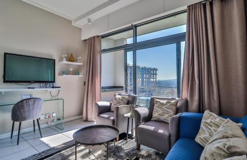 Menlyn Apartment | 301 Menlyn Maine Trilogy Apartment