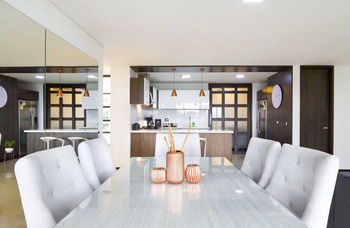 El Castillo Apartment | 301 Modern Space in Exclusive Area of El Poblado