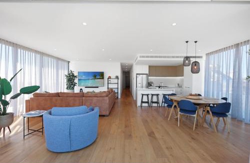 Portarlington Apartment | 302 Penthouse Portarlington Waterfront Luxury sleeping 6 3 Queen Bedrooms 2 bathrooms Private Terrace Aircon and Heating