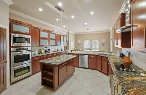 South Side House | 302) Perfect for a guys trip!