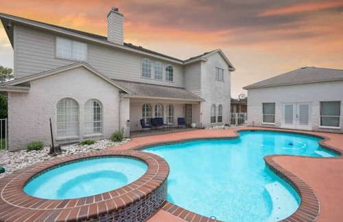 South Side House | 302) Perfect for a guys trip!
