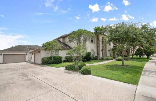 South Side House | 302) Perfect for a guys trip!