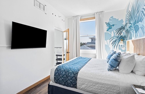 West Panama City Beach Hotel | 302 Rosemary Beach Inn - Includes Beach Chairs & Complimentary Breakfast + Access to 4 Pools