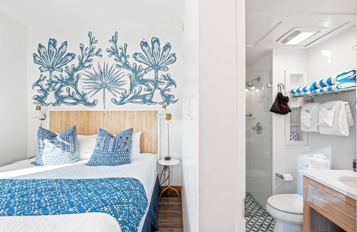 Panama City Beach Hotel | 303 Rosemary Beach Inn - Includes Beach Chairs & Complimentary Breakfast + Access to 4 Pools