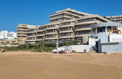 Ballito Apartment | 305 Ballito Manor Gardens, Ballito - With Generator