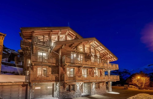 Les Almes Apartment | 30m from ski slopes, fitness, sauna, balcony, fireplace or stove, tv, ski locker, 250m², Tignes