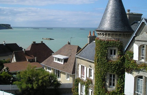 Bayeux Bed & Breakfast | 30m2 for you 300m from the train station, the tapestry and the Cathedral