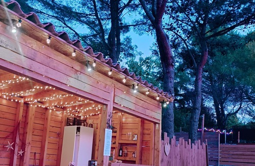 Carcassonne Bed & Breakfast | ⭐ 30m2 guest room 3 min from the medieval city ⭐, private jacuzzi and swimming pool.