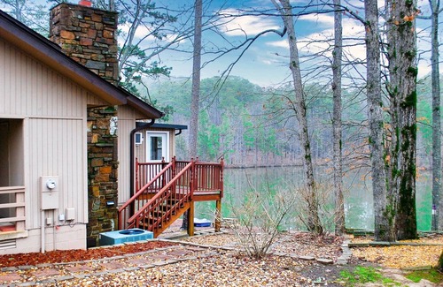 Hot Springs Village House | 31 Lacanada Way - A great one level lake front duplex with a carport convenient