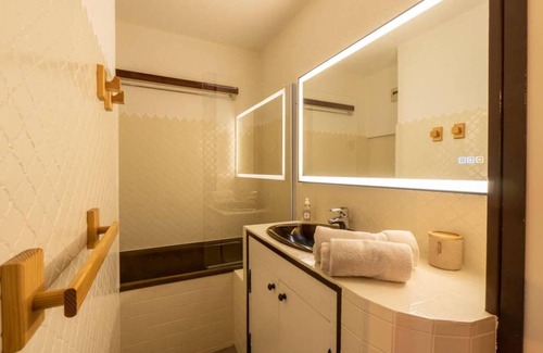 Les Avanchers-Valmorel Apartment | 310m from ski slopes, 1st floor, view village, balcony, tv, ski locker, 34m², Valmorel