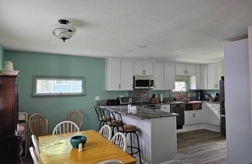 Lakeside Cottage | 314 E. 3rd in Lakeside