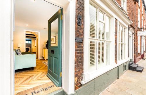 Lincoln House | 32 Bailgate, Lincoln