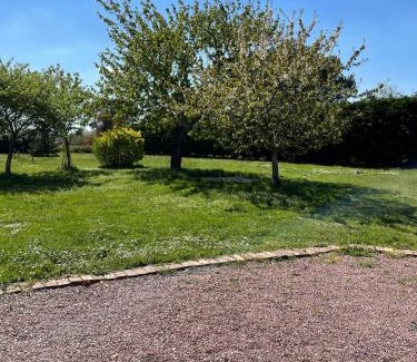 Saint-Medard-de-Guizieres Bed & Breakfast | 32 parc des sports chez catherve