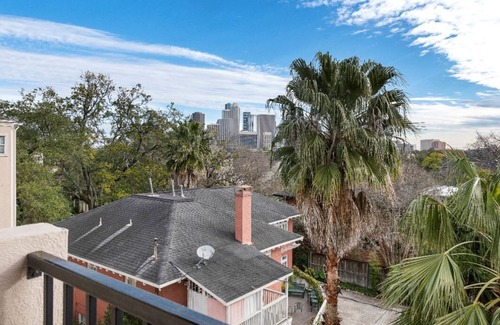 Neartown House | 3200 SF 4-story home in the heart of Houston Midtown Montrose & Musuem District