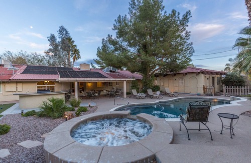 Paradise House | *3200 Sq Ft 5 Bed 4 Bath 1 Story Private Pool/Spa W/Casita
