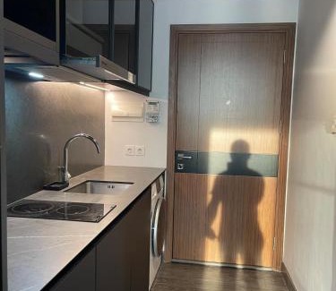 Pinang Apartment | 3209 Modern cozy 1Br fit4 suite CBD alsut