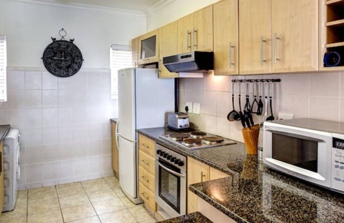 Illovo Beach Apartment | 33 La Mer- Incredibly spectacular sea & beach view