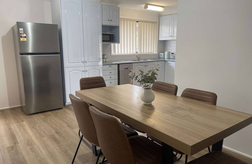 Mount Austin House | 34 Adjin Street House Wagga Wagga