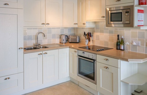 Salcombe Cottage | 34 THE SALCOMBE, country holiday cottage, with pool in Salcombe