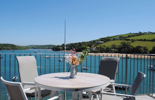 Salcombe Cottage | 34 THE SALCOMBE, country holiday cottage, with pool in Salcombe