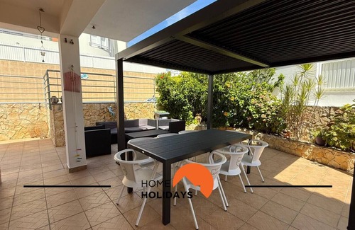 Correeira Villa | #343 Villa with Pool & Jacuzzi by Home Holidays