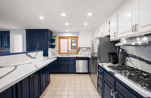 Hollywood House | 3446 O - Blue Haven Beach House
