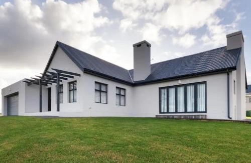 George House | 35 Brookside on Kingswood Golf Estate