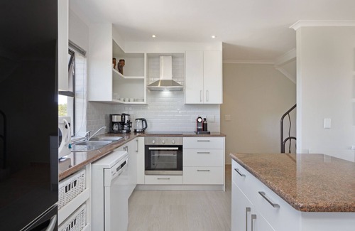 Big Bay House | 35 Island View - Three Bedroom House, Sleeps 6
