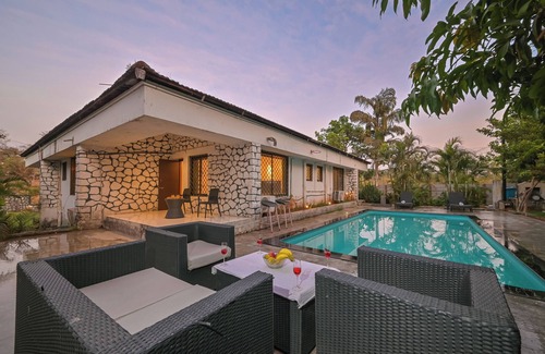 Arsiwalla Villa Villa | 35 summer hill 4bhk by Arabian villas with huge pool and lawns
