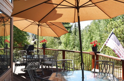 Truckee Cabin | 3500sqft Home on Shuttle Route at Northstar, 2 Suites, Game Room, Garage and Flat Driveway!