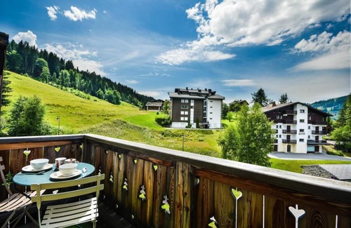 Les Gets Apartment | 350m from ski lifts, 3rd floor, balcony, parking, tv, ski locker, 43m², Les Gets