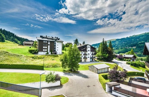 Les Gets Apartment | 350m from ski lifts, 3rd floor, balcony, parking, tv, ski locker, 43m², Les Gets