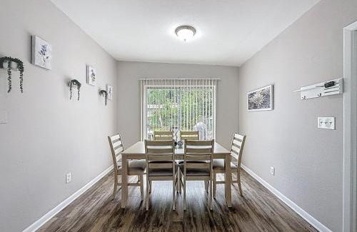 Tampa House | 3517 River Grove Drive