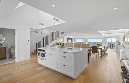 Hollywood House | 3521O-2353911 Serenity by the Sea