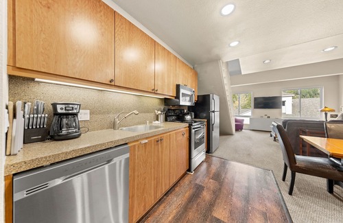 Olympic Valley Condo | 354 | Premium Loft Vibes - Oven, A/C + Pool