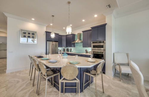 Mid Island House | 3552 Moana Oasis: Gulf-Front, Pool, Spa & Beach Access