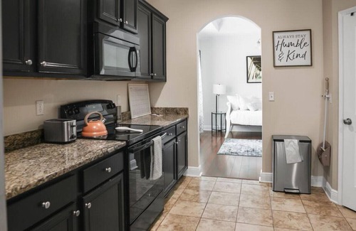Crestview House | 3575 Autumn Woods Dr.