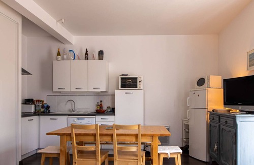 Pleherel-Plage-Vieux-Bourg Apartment | 359 - T3 apartment, a stone's throw from Anse du Croc beach and its view of Cap Fréhel.