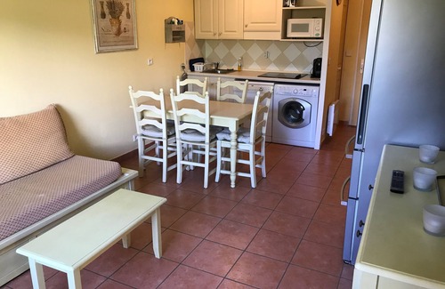 Les Issambres Apartment | 35m2 apartment in the seaside resort of Les Issambres.