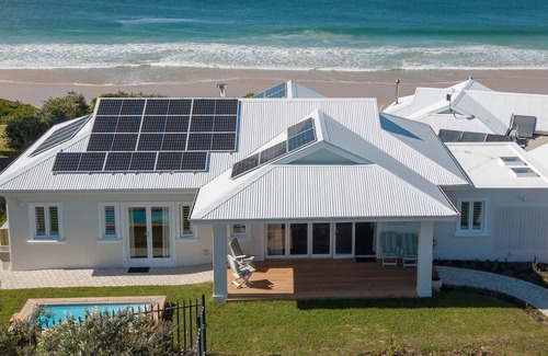 Robberg Beach House | 36 Beachy Head - Solar Power, Beachfront 2 Bd 2 Bt