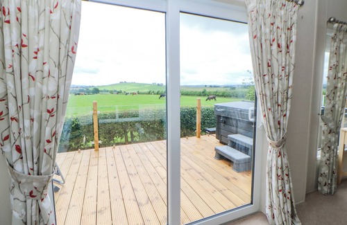 Welton Cottage | 36 RAVEN'S REST, pet friendly, with hot tub in Armathwaite