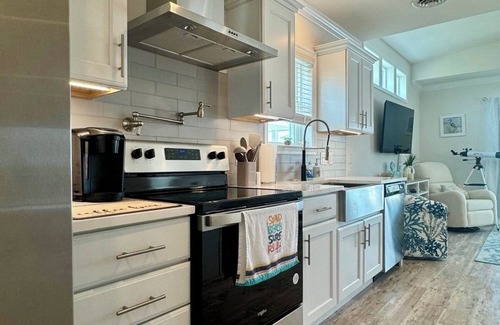 Jensen Beach House | 360 deg Sky Deck River View~BBQ Grill~Stargazing~Heated Pool~Fishing Access