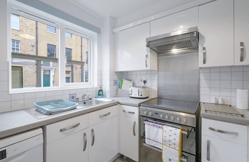 Island Gardens Apartment | 360 E14 Tyndal Ct 09 -Charming 2-bedroom, 1-Bathroom Apartment in Transom Square