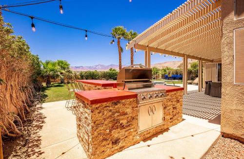 Rancho Del Oro House | 360 Mountain Views, Pool and Spa by MariamsBnb